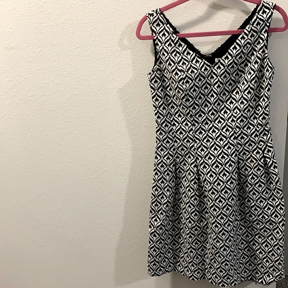 Beautiful Black & White Pattern NYCO Dress